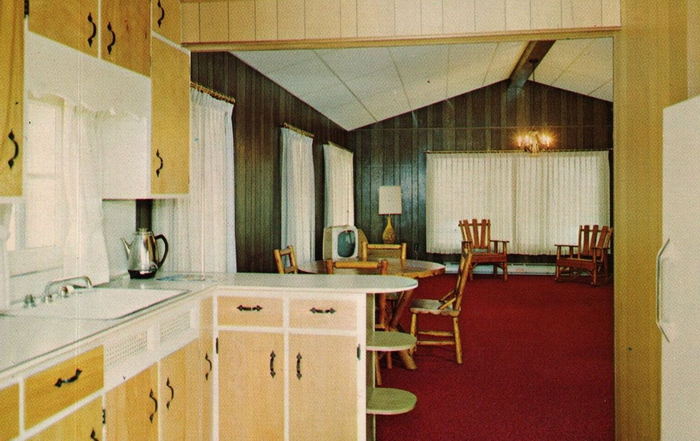 Cedar Oaks Resort (Riviera Resort) - Vintage Postcard